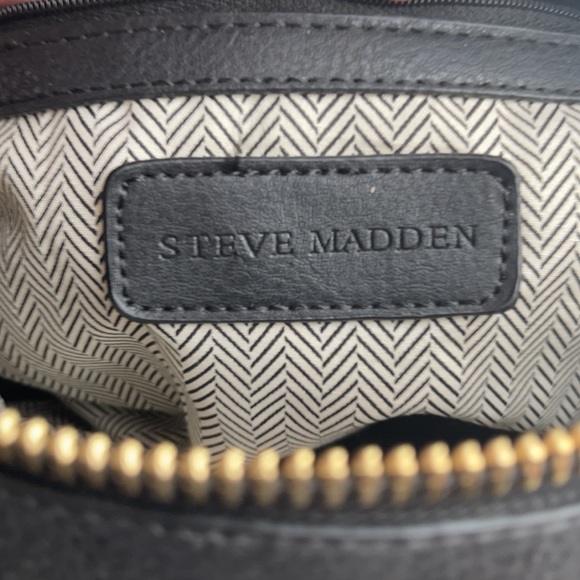 Steve Madden Doctor Bag style Purse - Picture 4 of 8